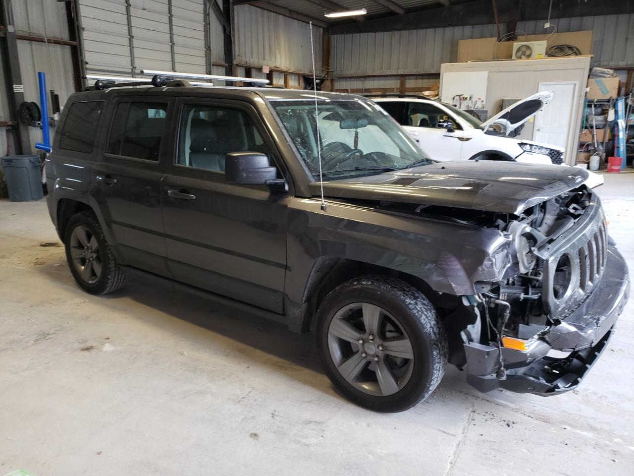 2015 Jeep Liberty (Patriot) - Image 4