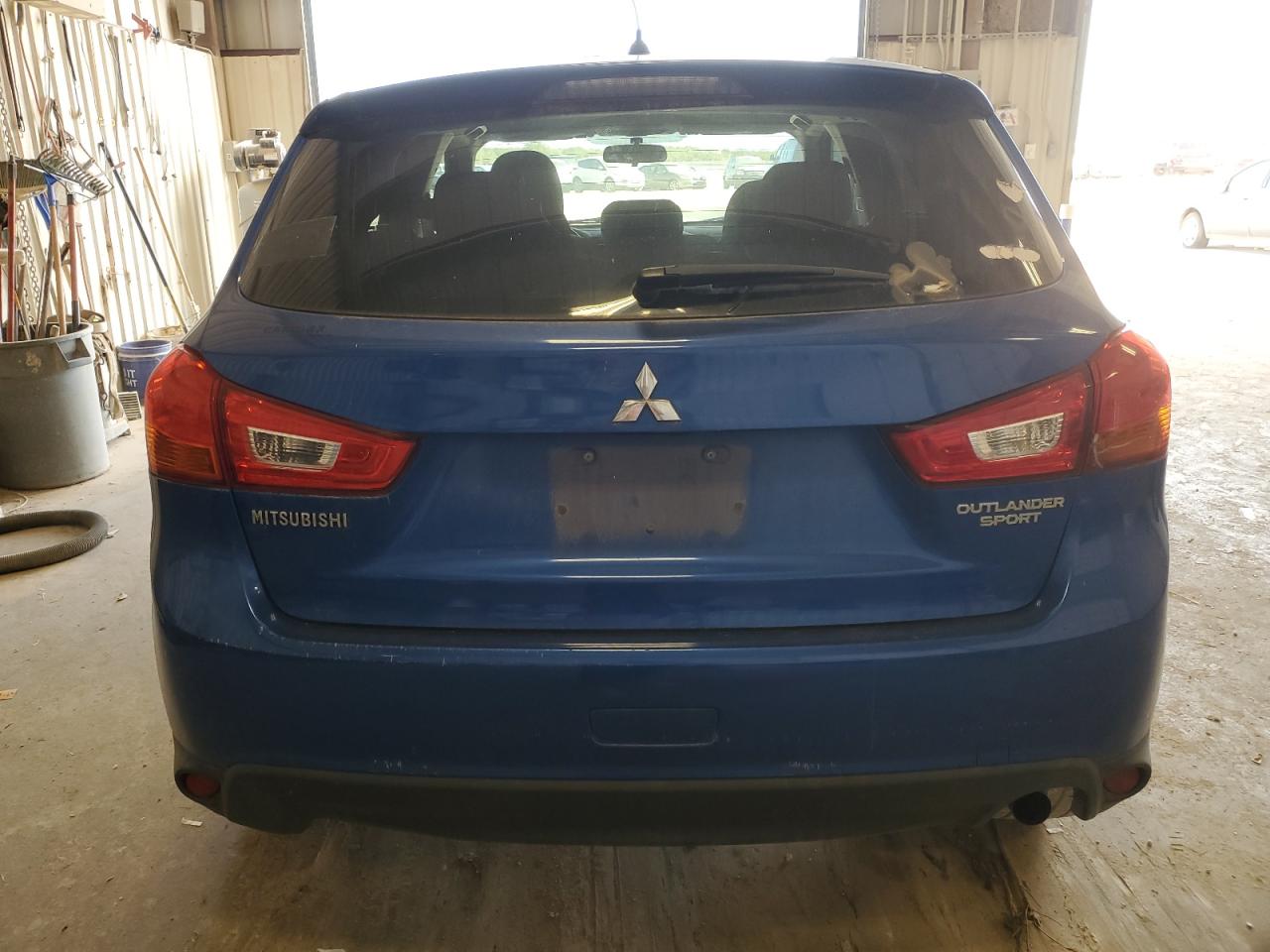 2015 Mitsubishi Outlander - Image 6