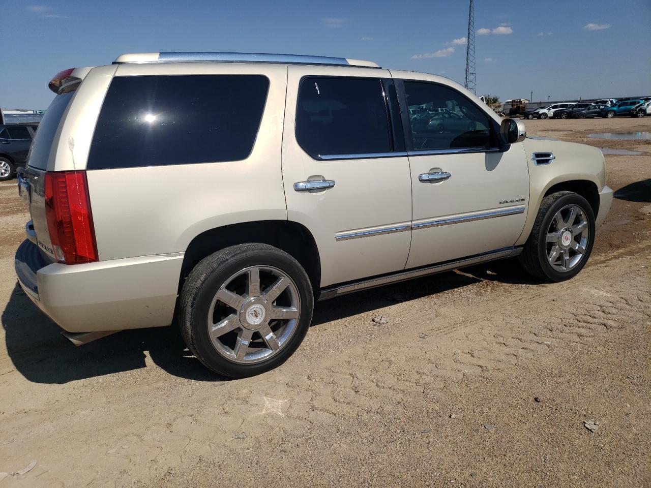 2010 Cadillac Escalade - Image 3
