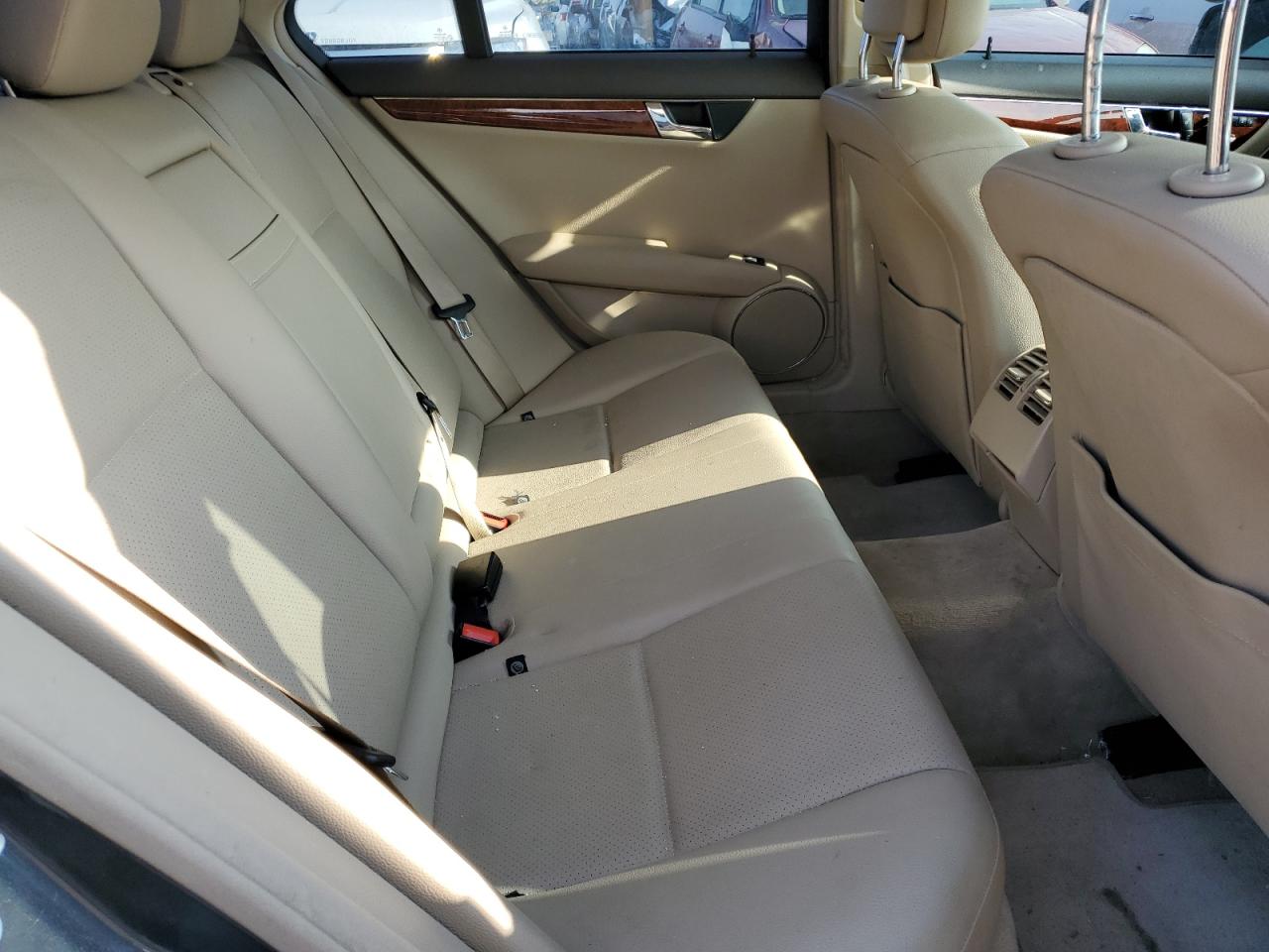 2010 Mercedes-Benz C 350 4Matic VIN: WDDGF8HB8AF513440 Lot: 70410012