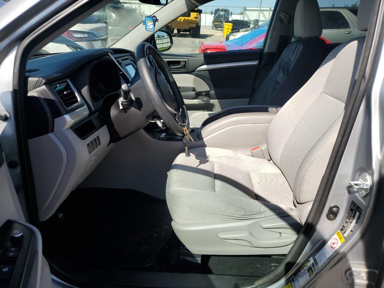 2015 Toyota Highlander Le VIN: 5TDZKRFH2FS085884 Lot: 66929004