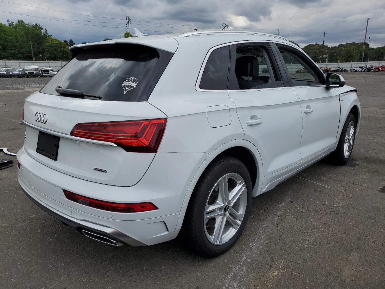 WA1E2AFY7M2064222 2021 Audi Q5 E Premium Plus