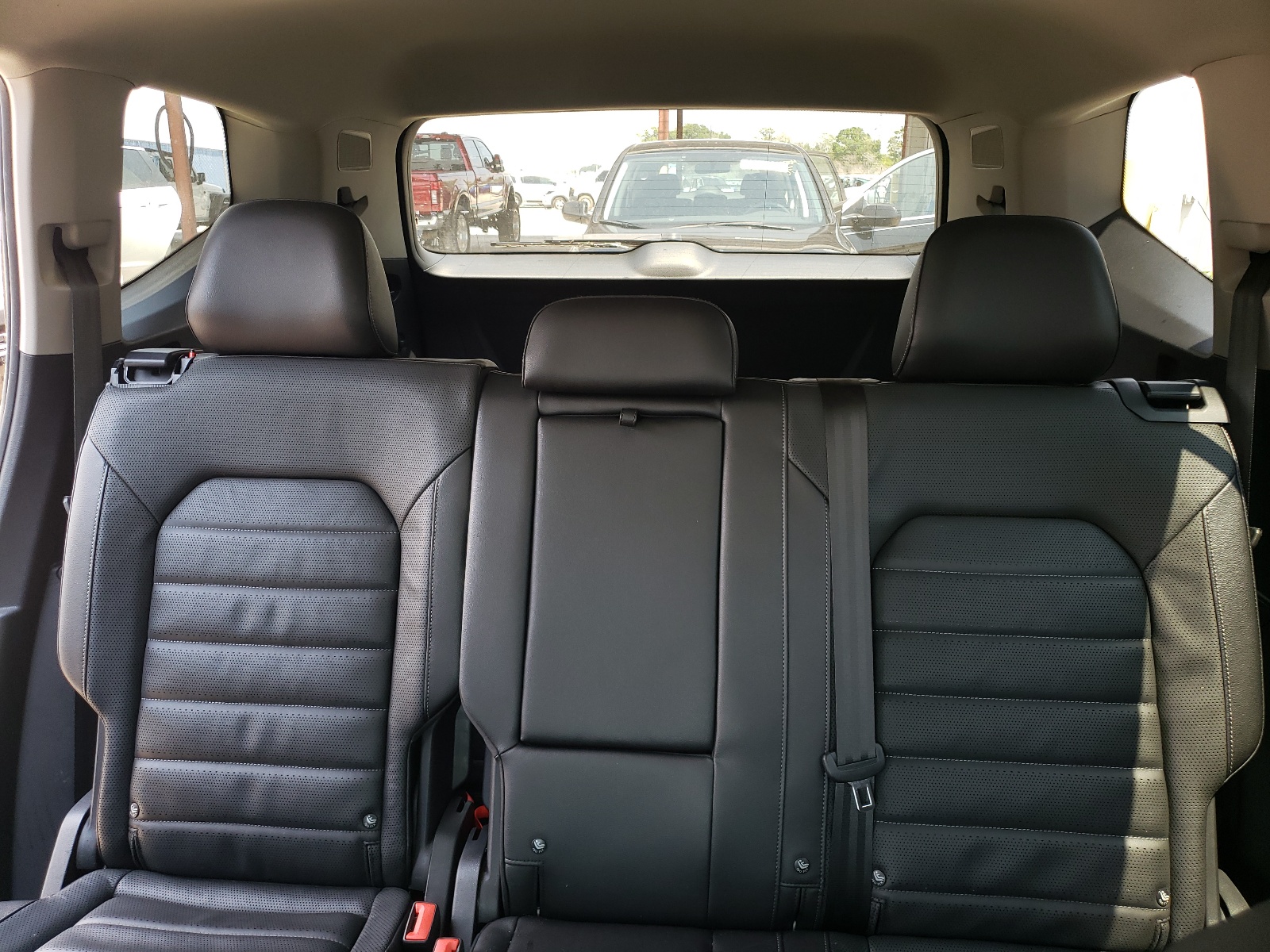 1V2NR2CA3KC554015 2019 Volkswagen Atlas Sel Premium