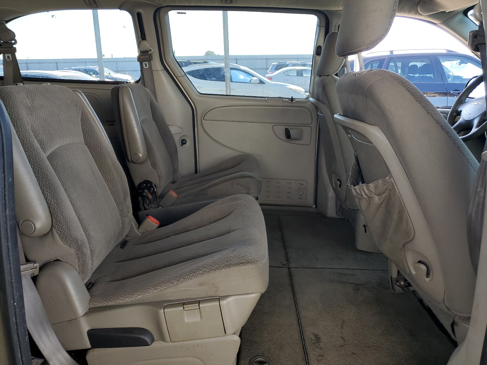 2C4GP44RX5R493547 2005 Chrysler Town & Country Lx