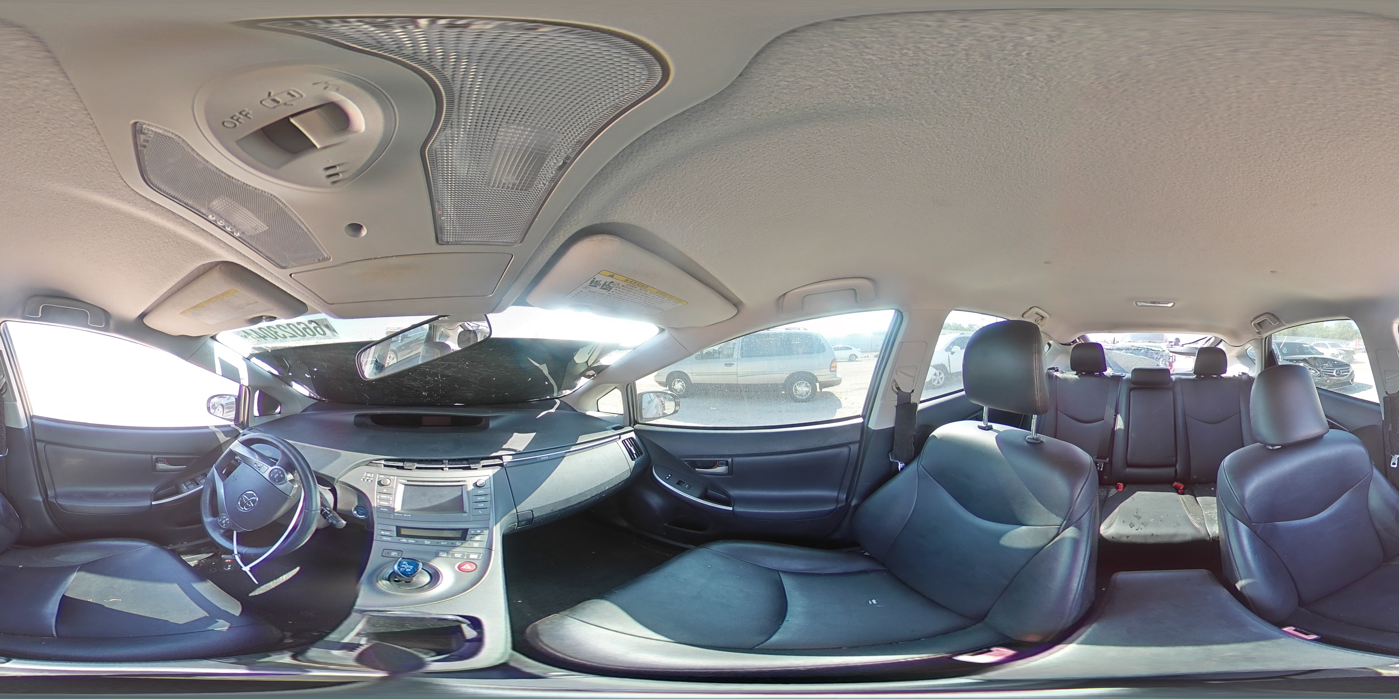 2013 Toyota Prius - Image 12