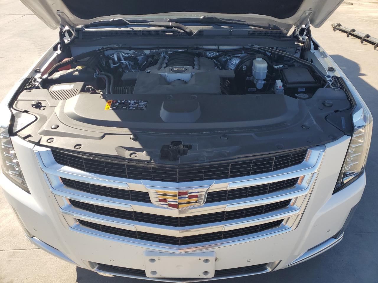 1GYS4HKJ8JR278282 2018 Cadillac Escalade Esv Luxury