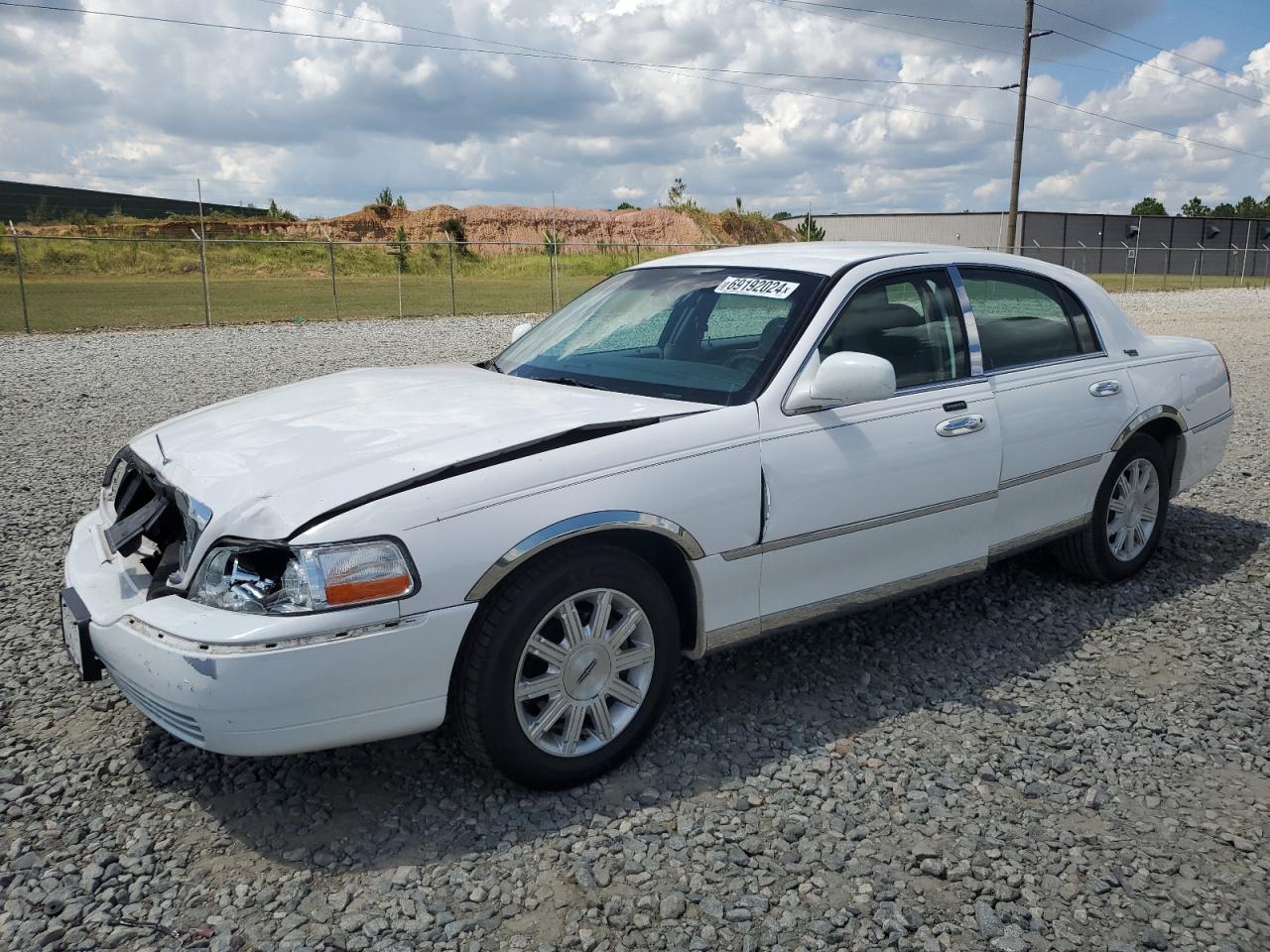 2009 Lincoln Town Car - Image 1