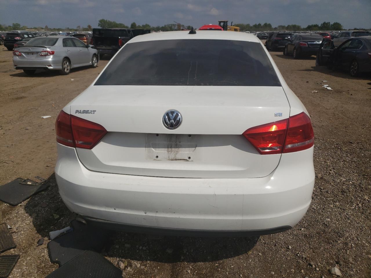 1VWBH7A3XDC082727 2013 Volkswagen Passat Se