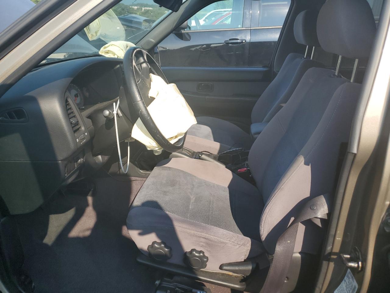 2001 Nissan Pathfinder Le VIN: JN8DR09Y61W586075 Lot: 64933864