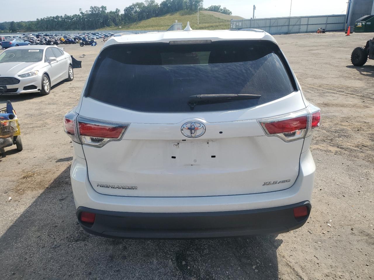 2015 Toyota Highlander Xle VIN: 5TDJKRFH3FS084983 Lot: 68795064