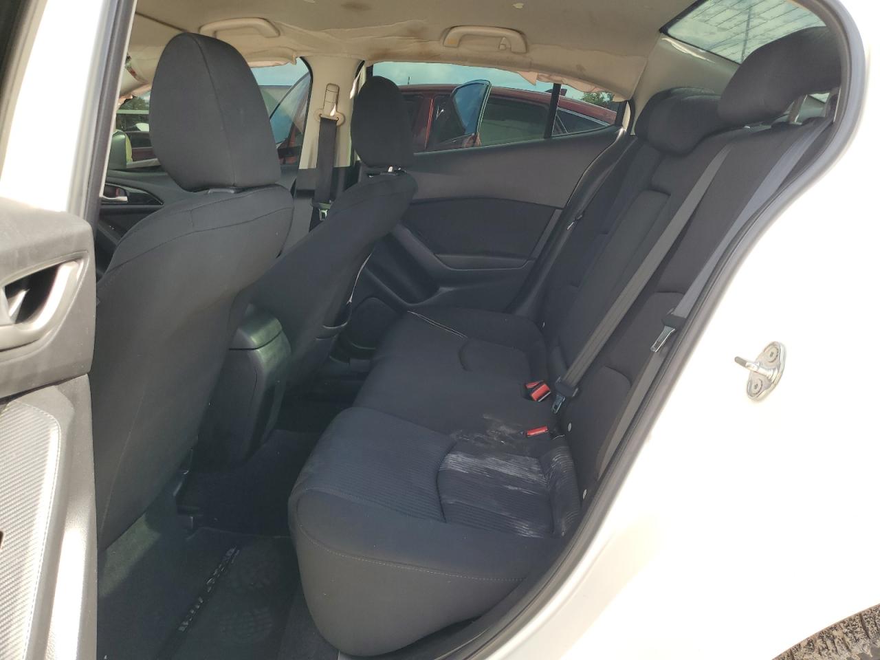 2016 Mazda 3 - Image 10