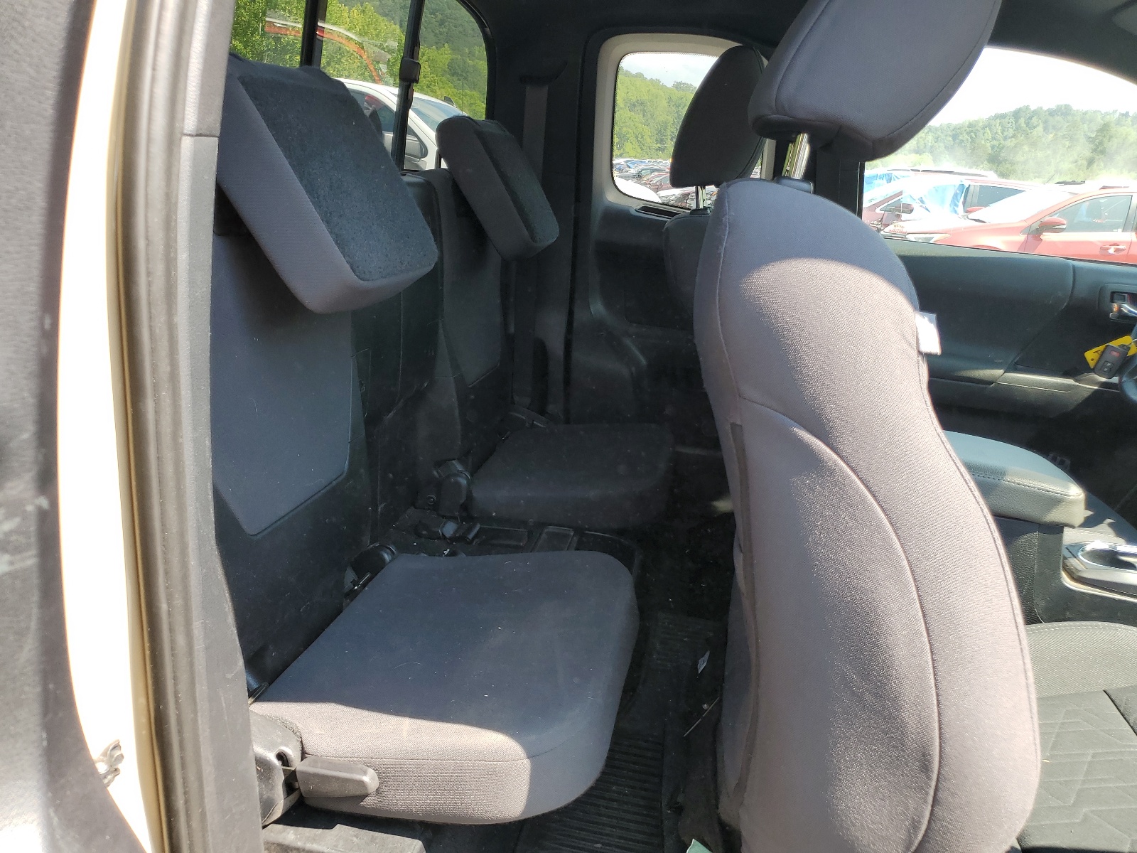 5TFSZ5AN4KX208219 2019 Toyota Tacoma Access Cab