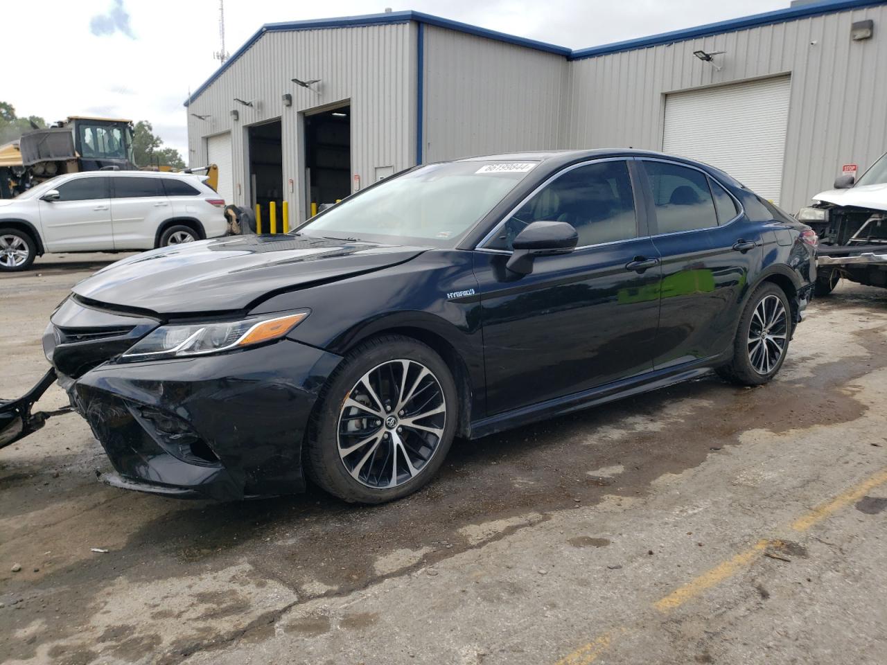 4T1B21HK4JU008994 2018 TOYOTA CAMRY - Image 1