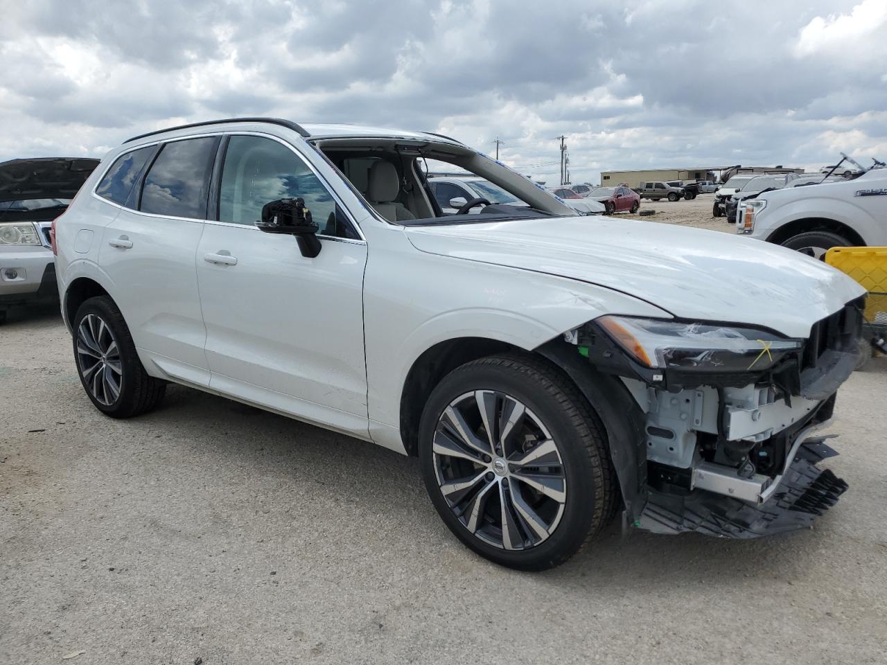 2022 Volvo Xc60 B5 Mn VIN: YV4L12DKN10460370 Lot: 68375874