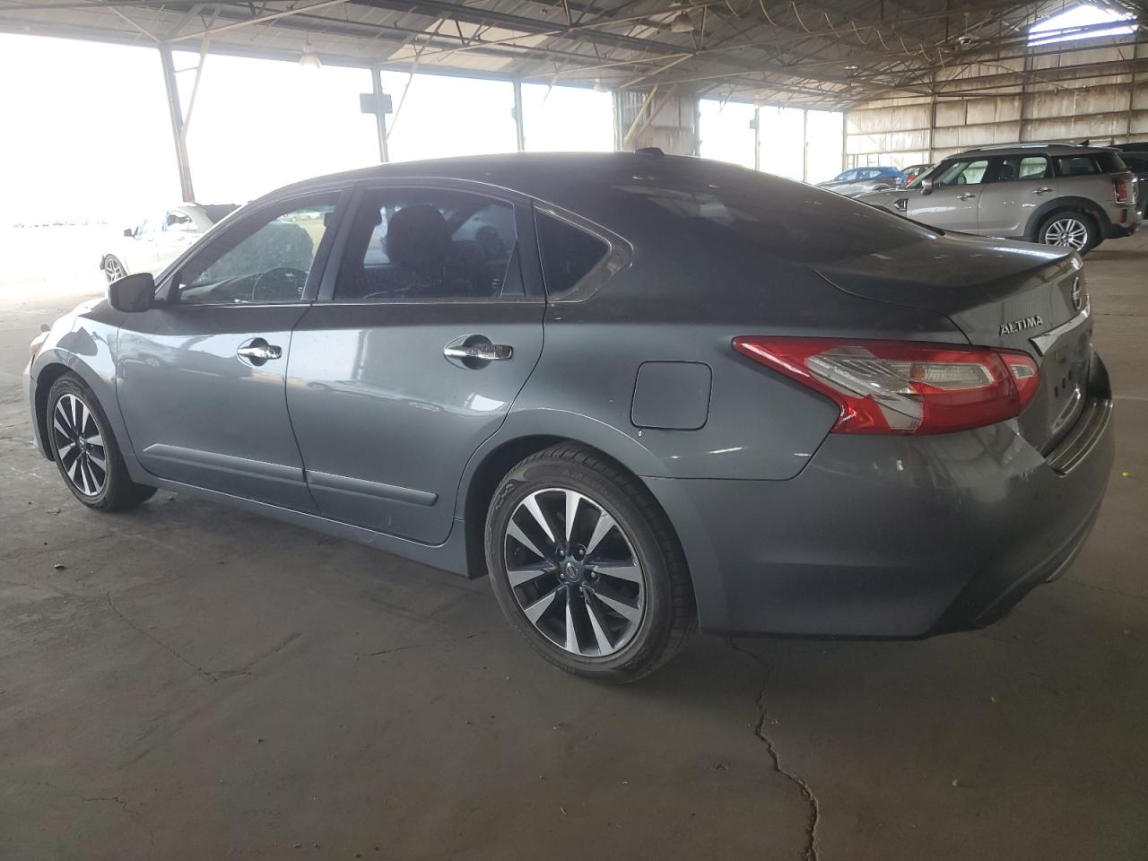 2017 Nissan Altima - Image 2