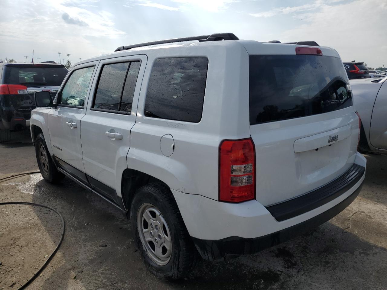 2016 Jeep Liberty (Patriot) - Image 2