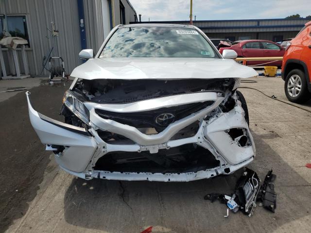  TOYOTA CAMRY 2019 Белы