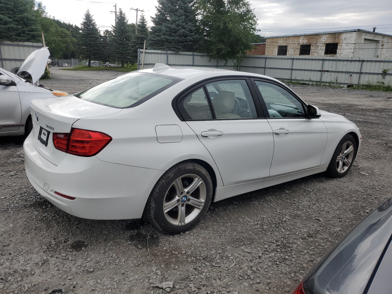 2013 BMW 328 Xi Sulev vin: WBA3B5C50DF594987