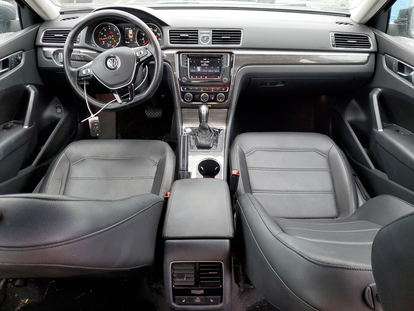 1VWGT7A32HC054463 2017 Volkswagen Passat Se