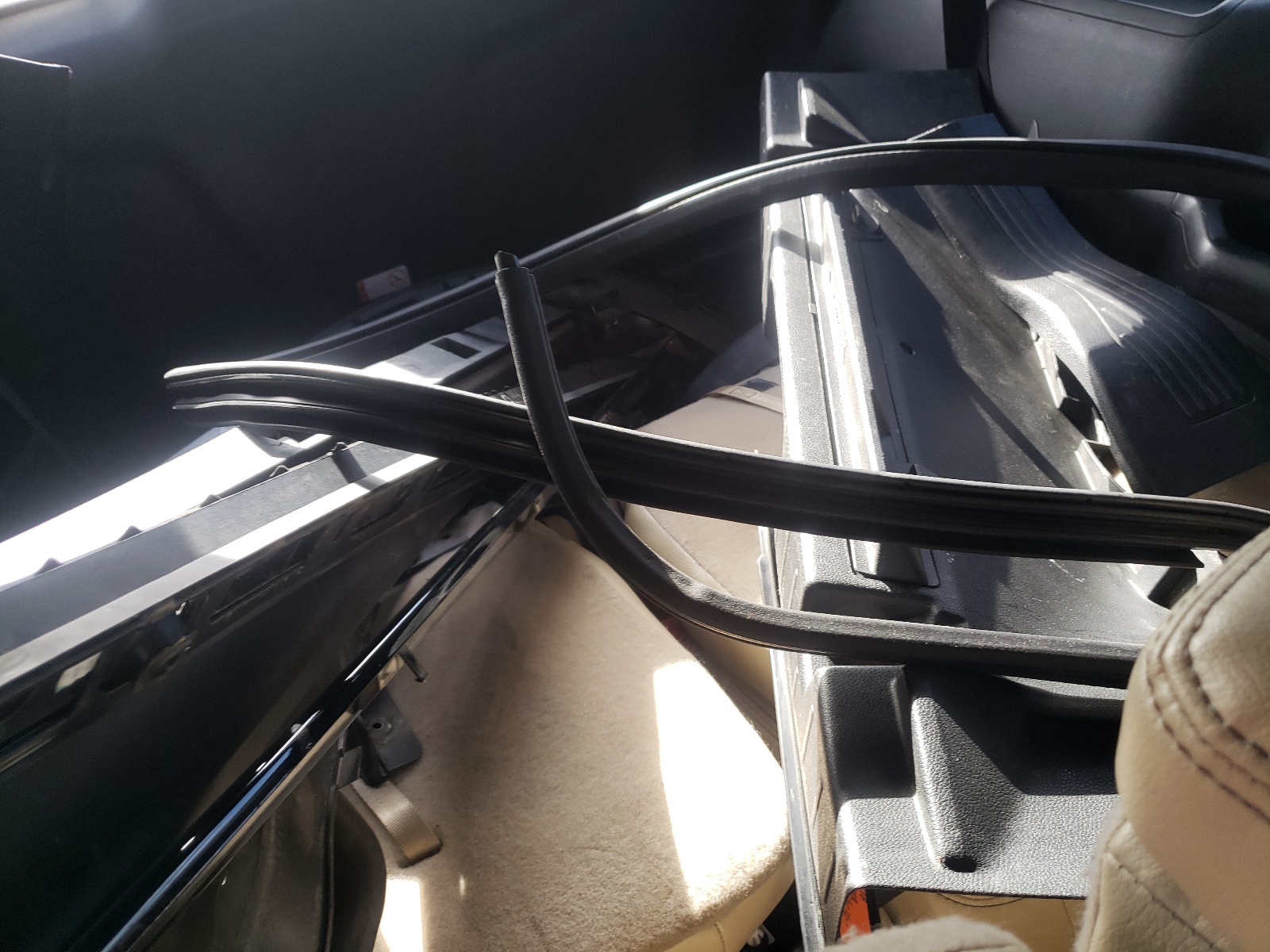 1FM5K8B82GGA85423 2016 Ford Explorer