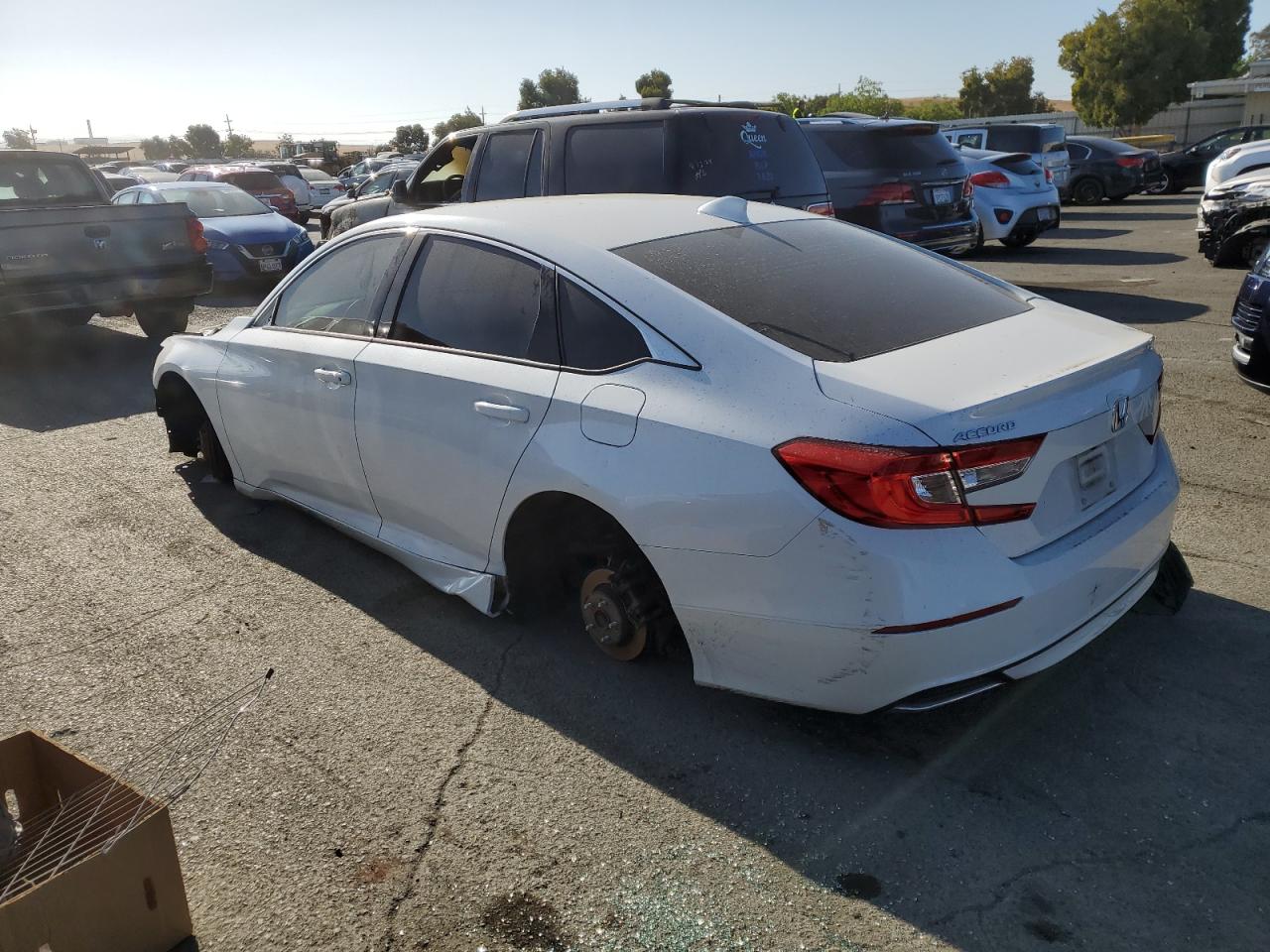 1HGCV1F11JA248775 2018 HONDA ACCORD - Image 2