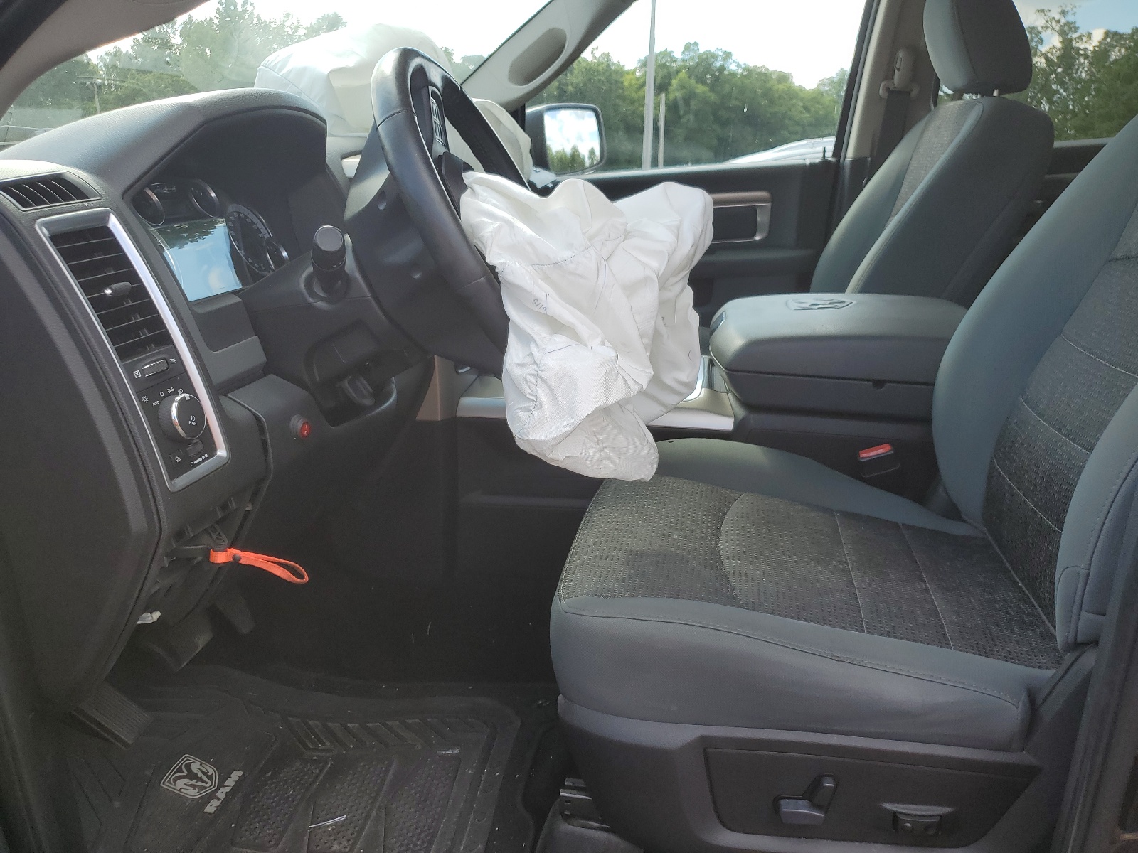 3C6RR7LT2GG377079 2016 Ram 1500 Slt