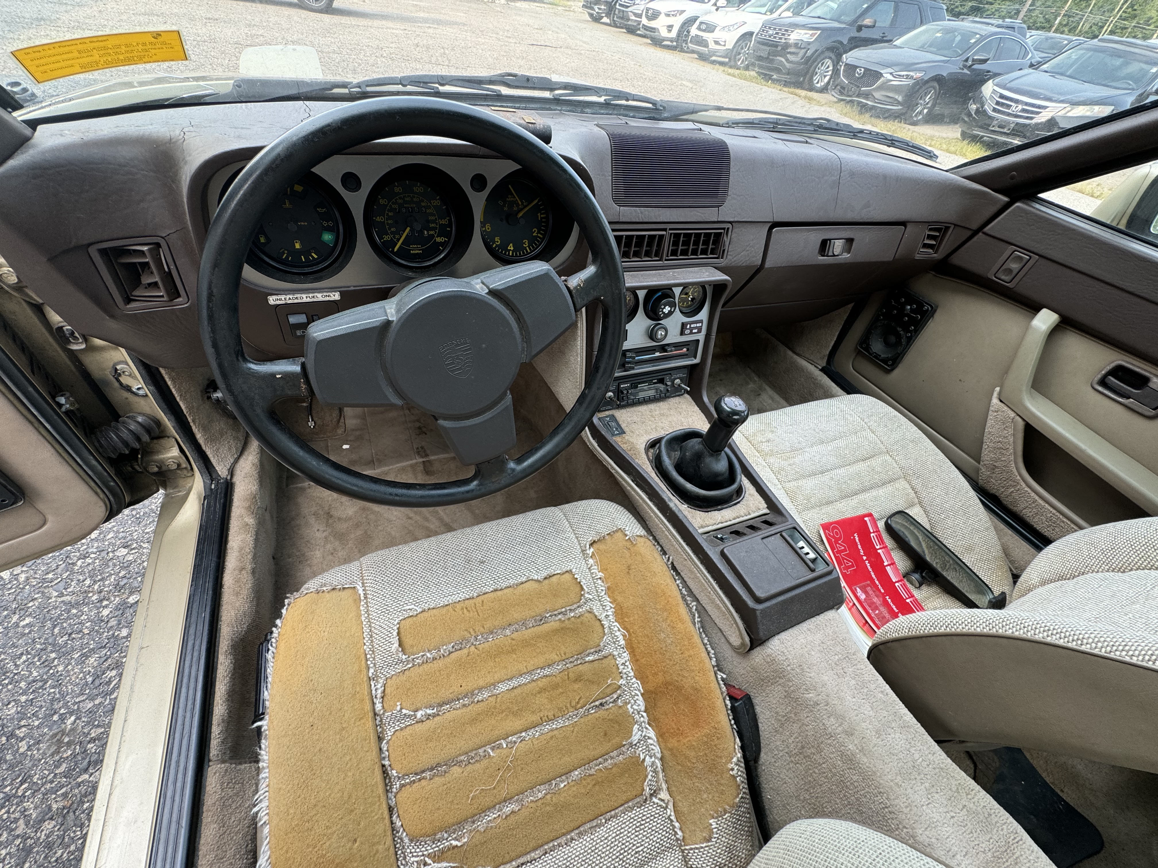 WP0AA0943DN464383 1983 Porsche 944