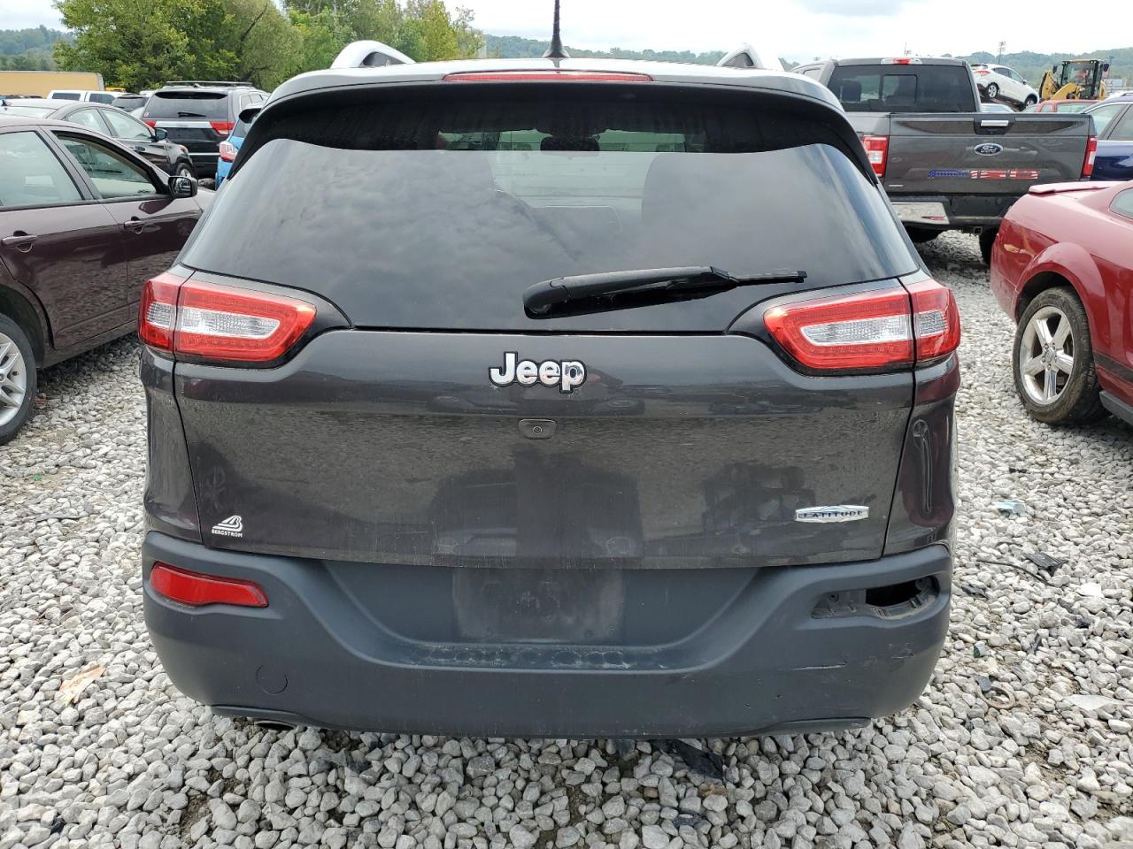 2017 Jeep Cherokee Latitude VIN: 1C4PJLCB2HW641119 Lot: 66926734