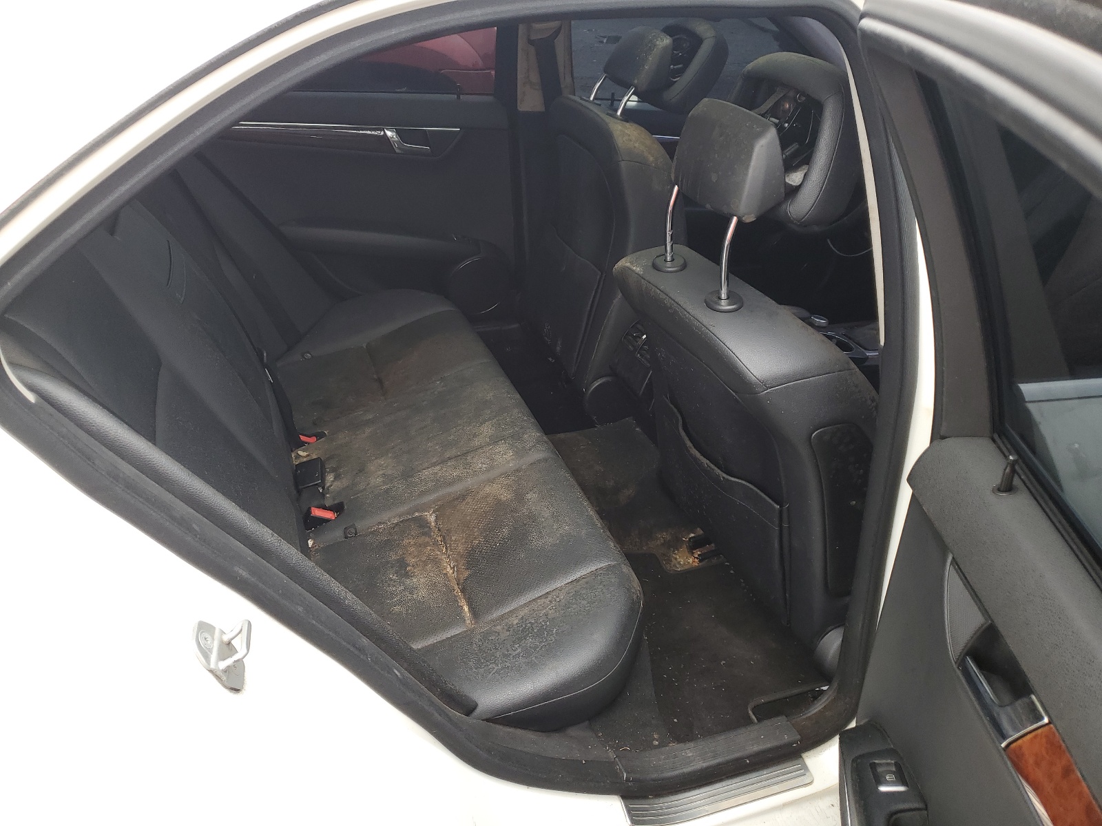 WDDGF8BB5BR170532 2011 Mercedes-Benz C 300 4Matic