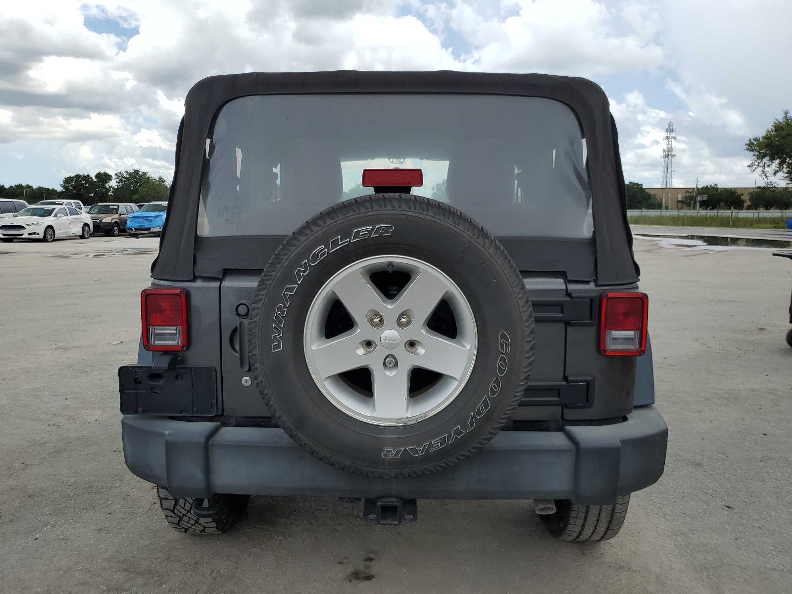 1C4AJWAGXGL325165 2016 Jeep Wrangler Sport