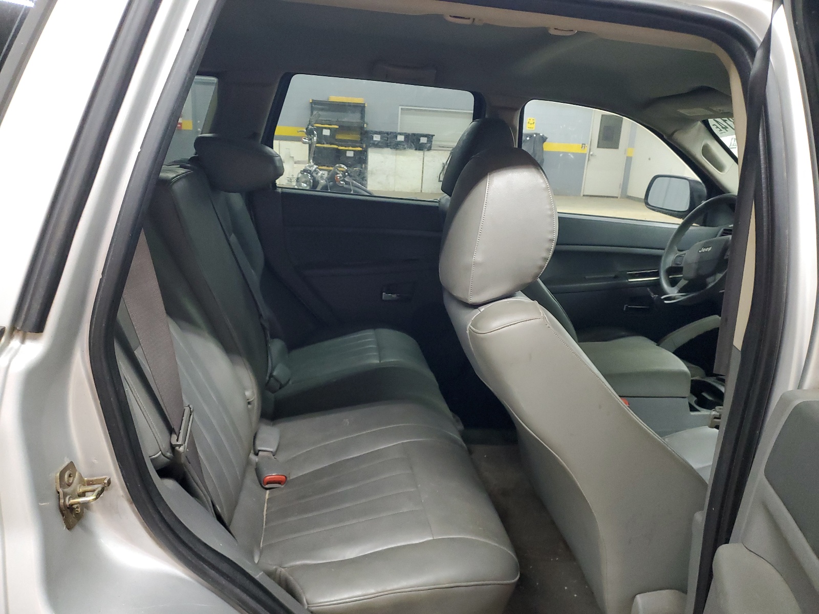 1J4GS48K55C681567 2005 Jeep Grand Cherokee Laredo