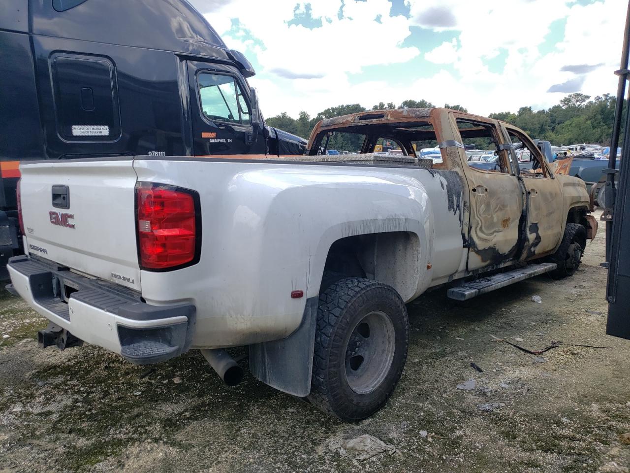2016 GMC Sierra - Image 3