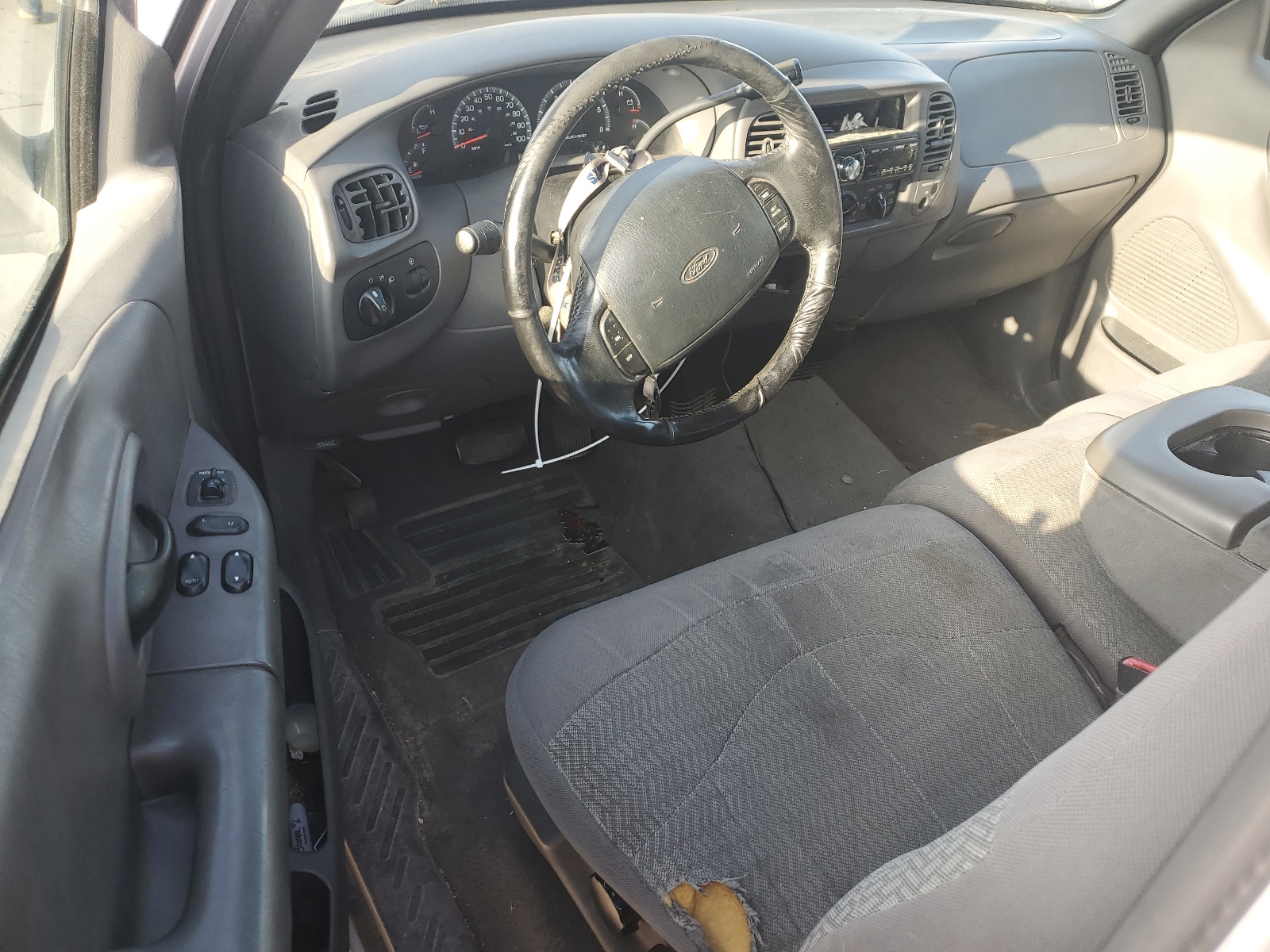 1FTZX0722YKB25043 2000 Ford F150