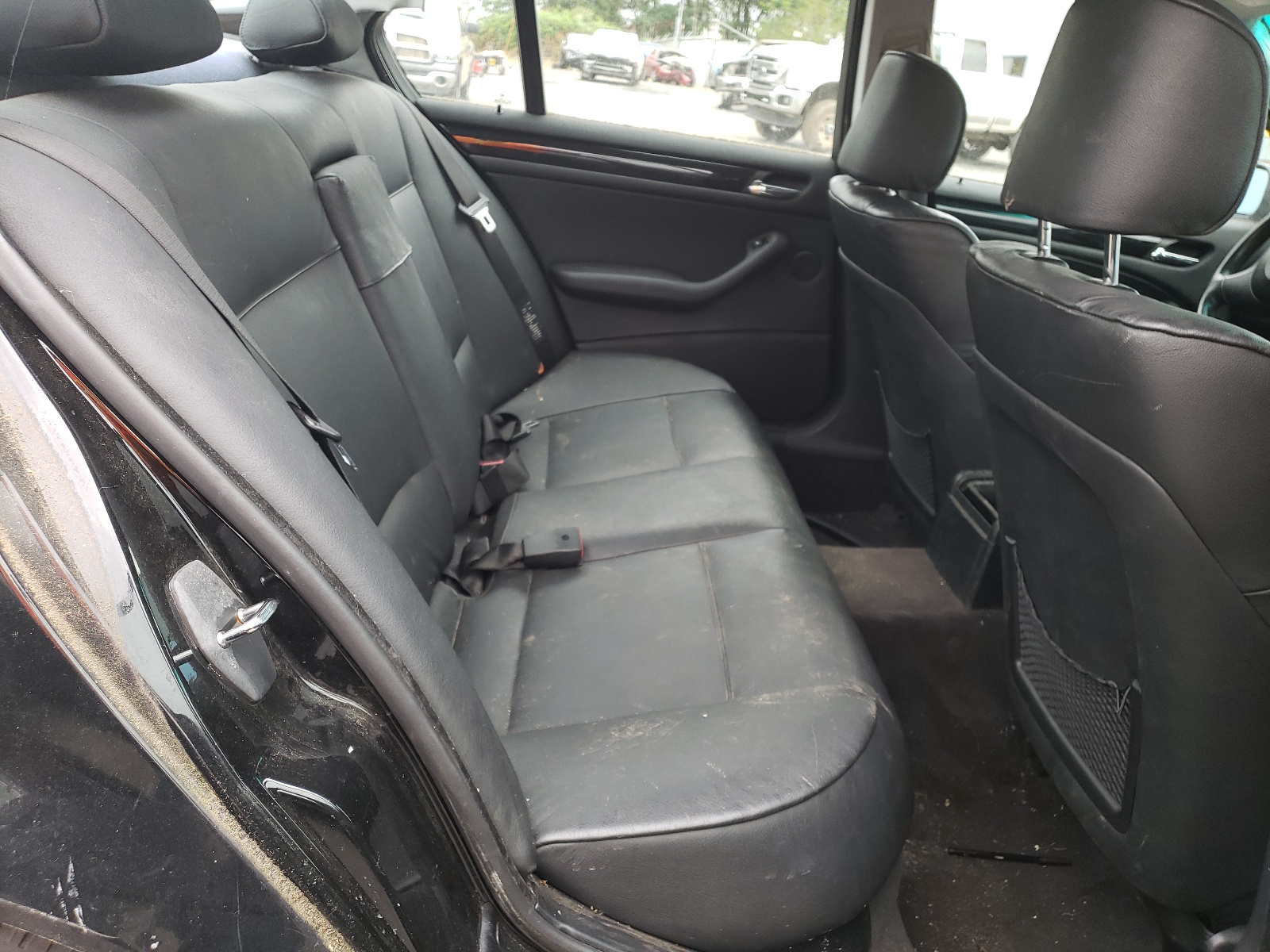 WBAAV33421FU80785 2001 BMW 325 I