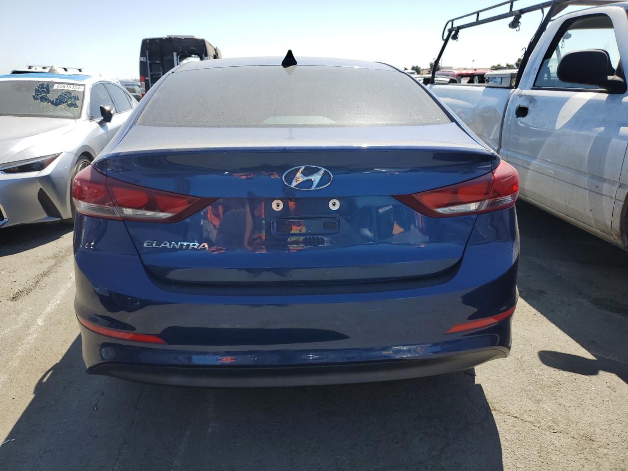2017 Hyundai Elantra - Image 6