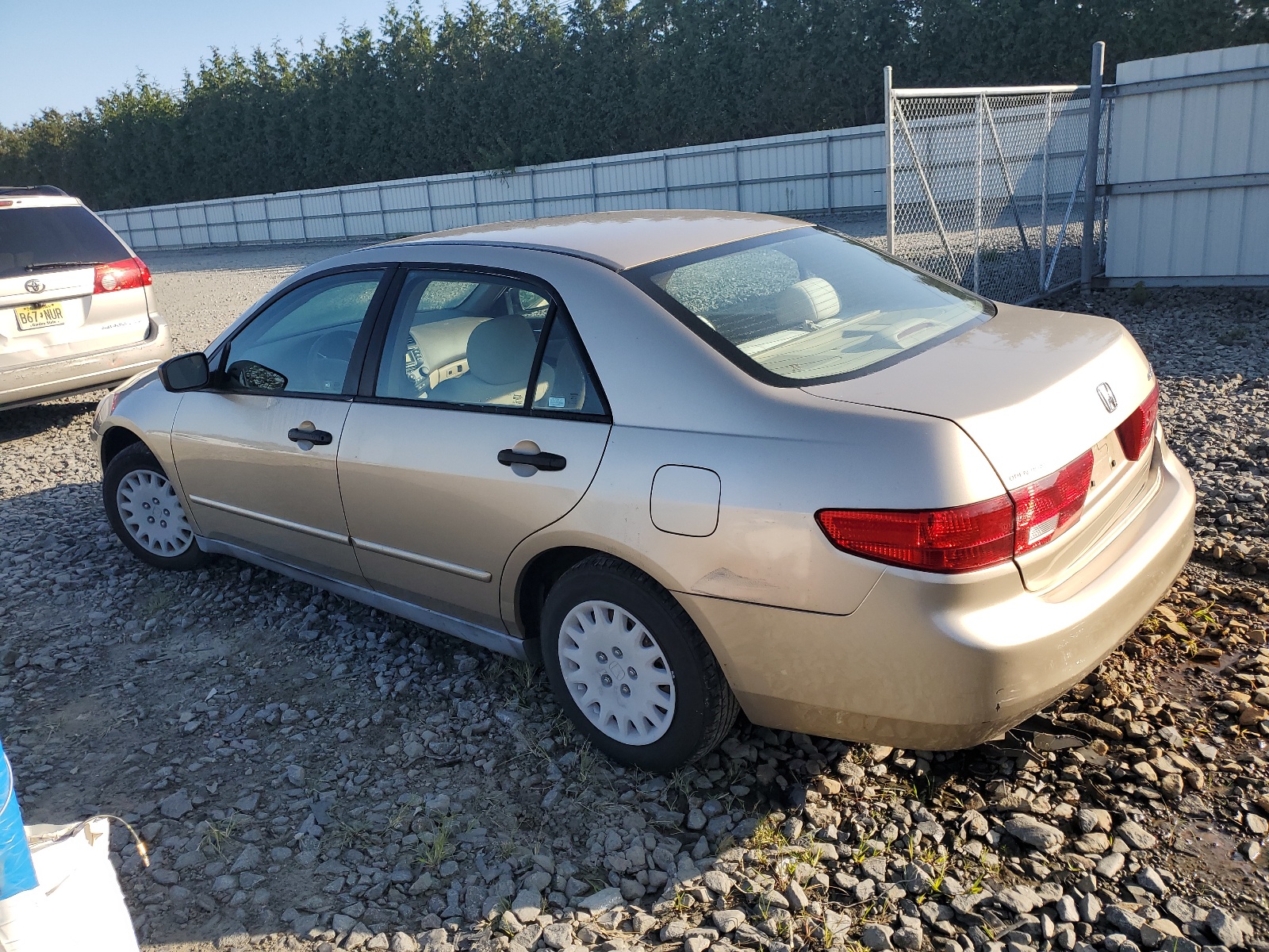 1HGCM56105A183286 2005 Honda Accord Dx