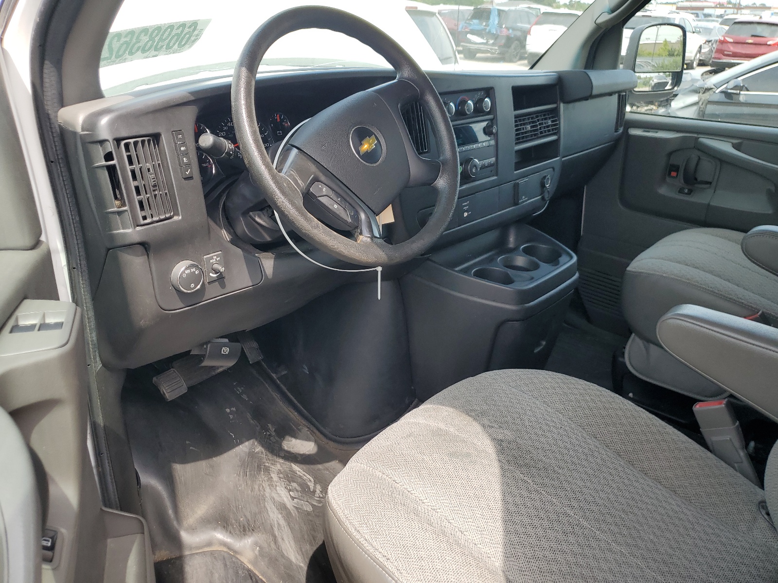 1GCWGFCF0F1269515 2015 Chevrolet Express G2500