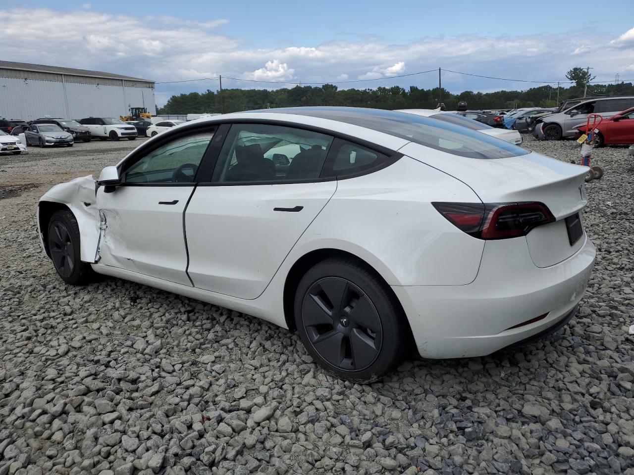 5YJ3E1EA7PF640031 2023 TESLA MODEL 3 - Image 2