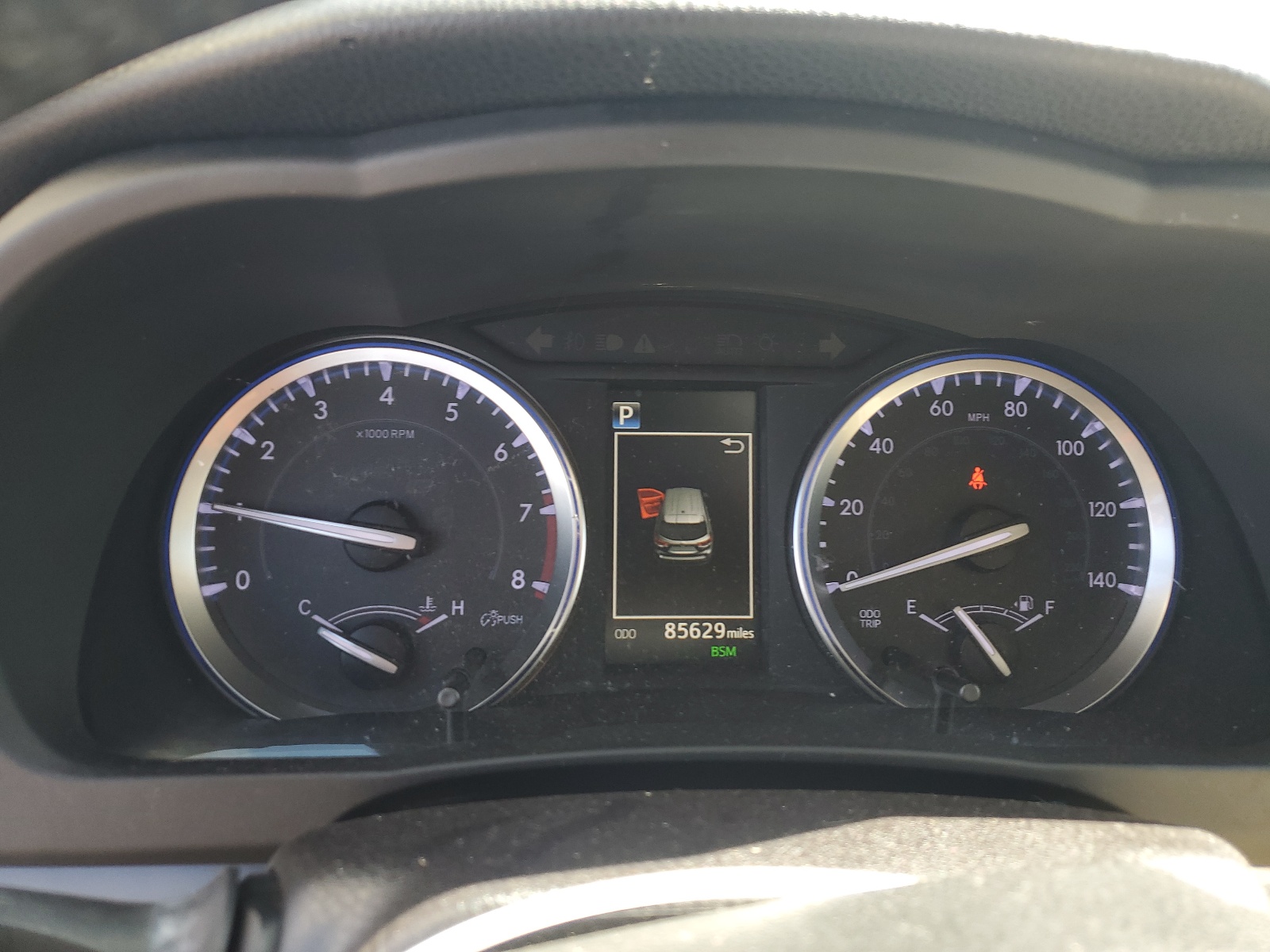 5TDJZRFH9JS832477 2018 Toyota Highlander Se