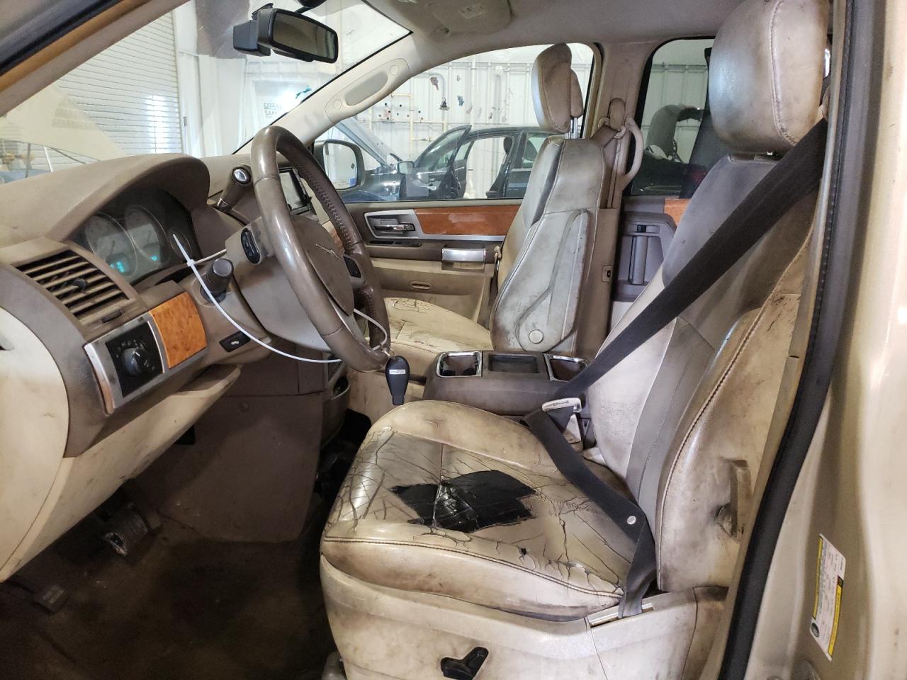 2010 Chrysler Town & Country Limited VIN: 2A4RR7DX2AR456712 Lot: 68245224