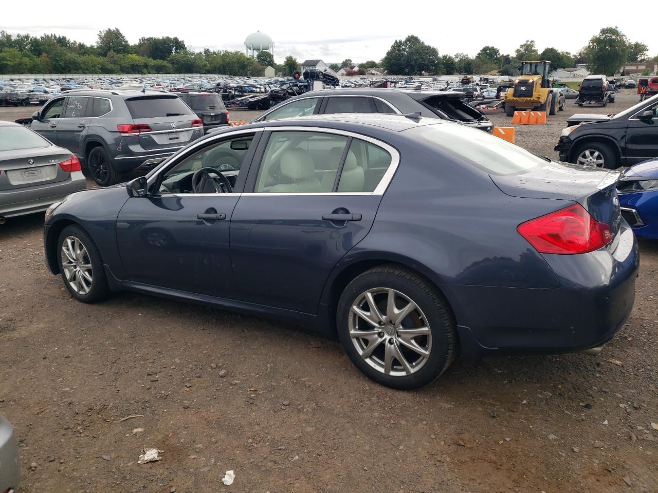 2011 Infiniti G - Image 2