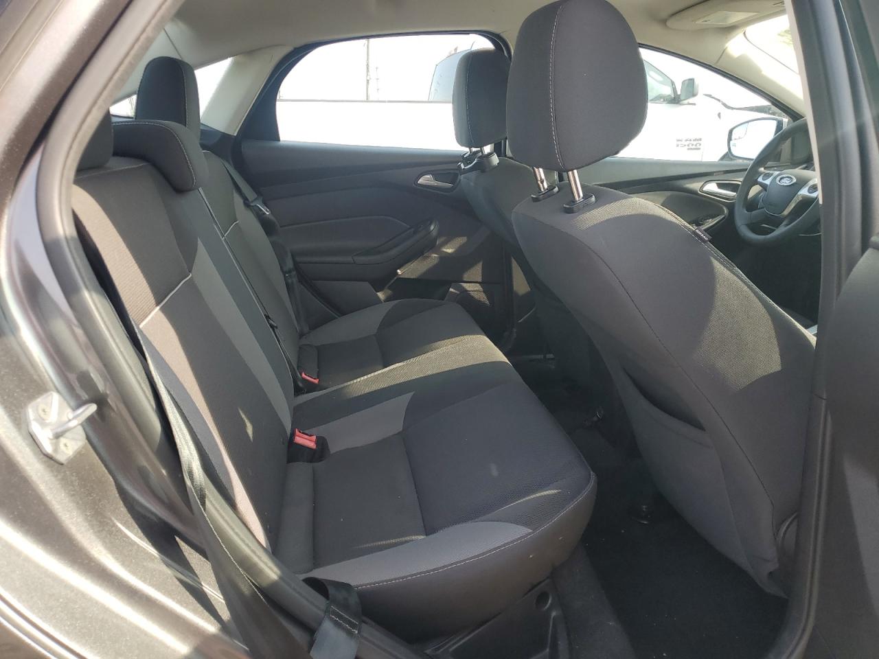 1FADP3F27EL143742 2014 Ford Focus Se