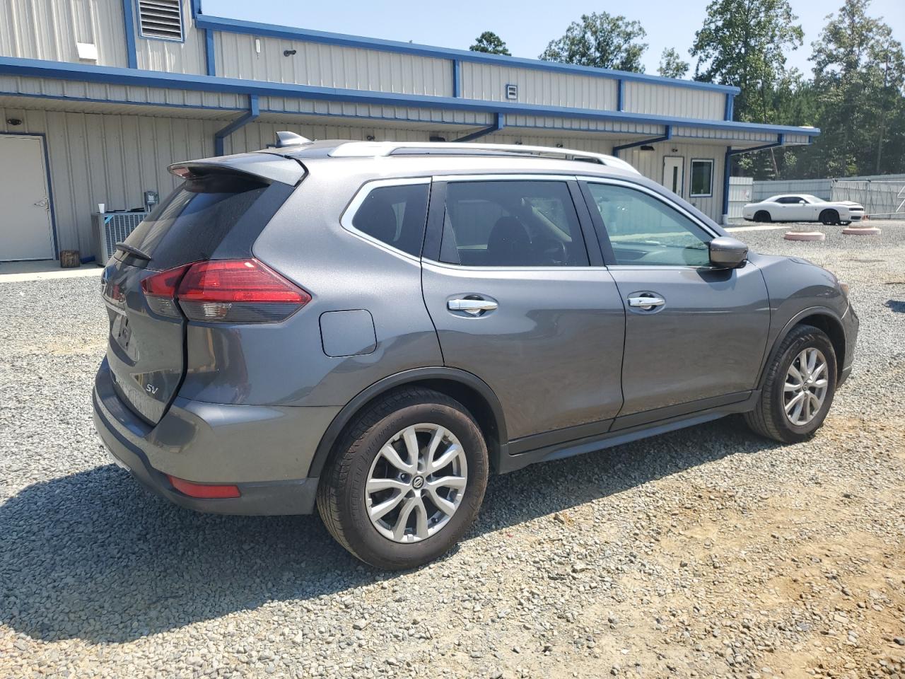 2017 Nissan Rogue - Image 3