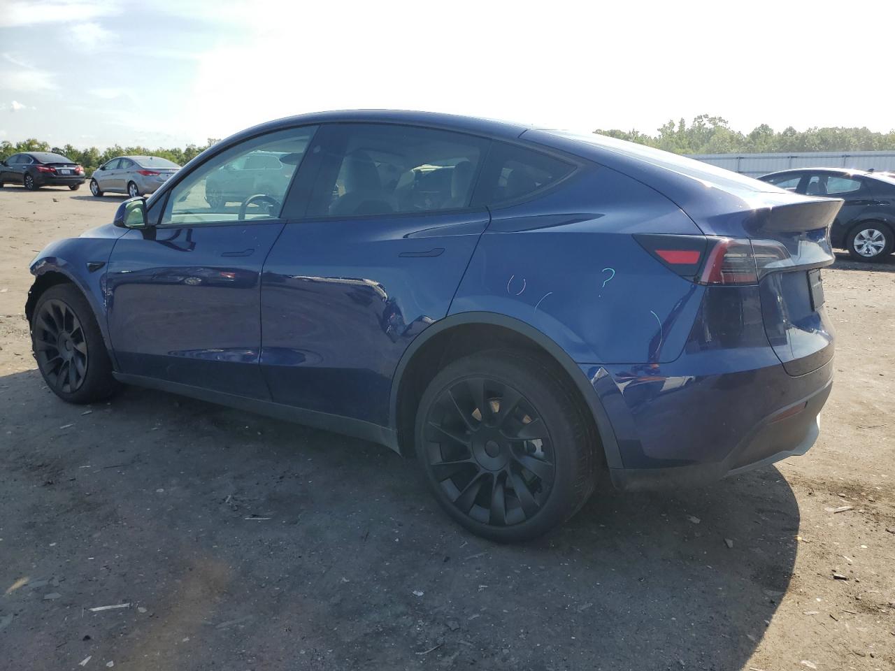 7SAYGDEE5PF910400 Tesla Model Y  2