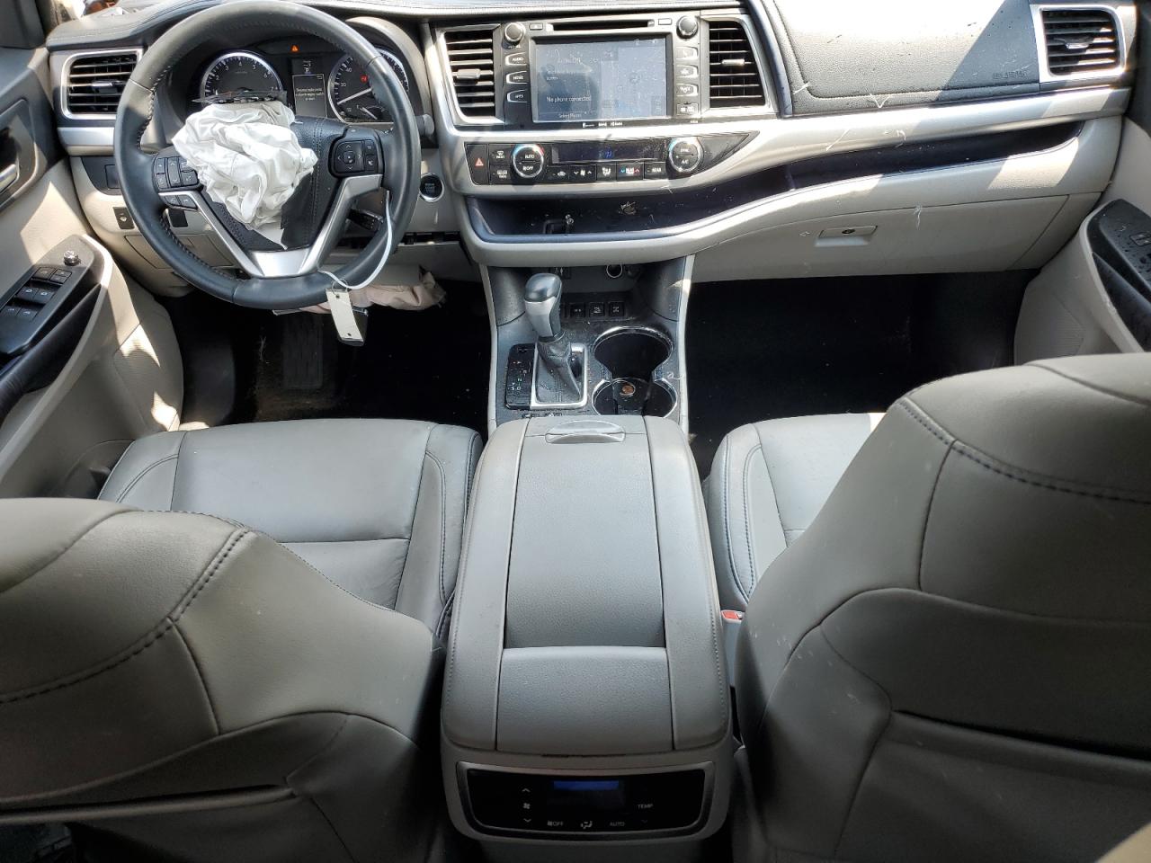 2016 Toyota Highlander Xle VIN: 5TDJKRFHXGS270022 Lot: 64096554