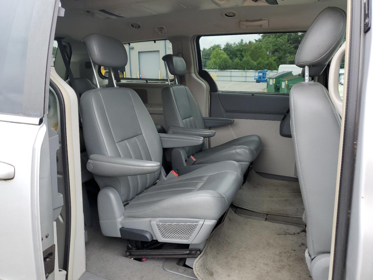 2010 Chrysler Town & Country Touring VIN: 2A4RR5D13AR157066 Lot: 66559604