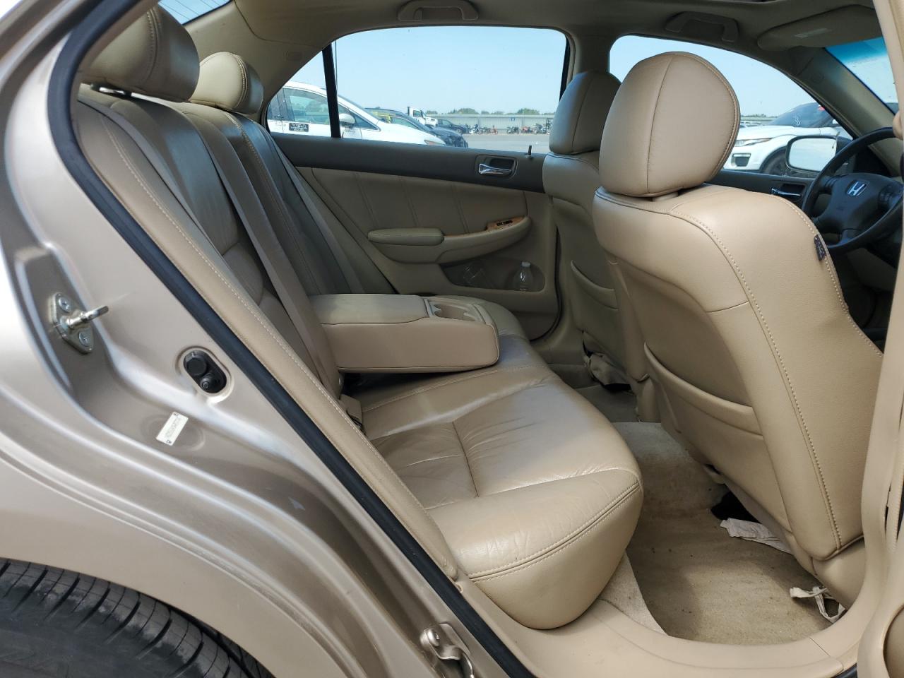 2005 Honda Accord - Image 10