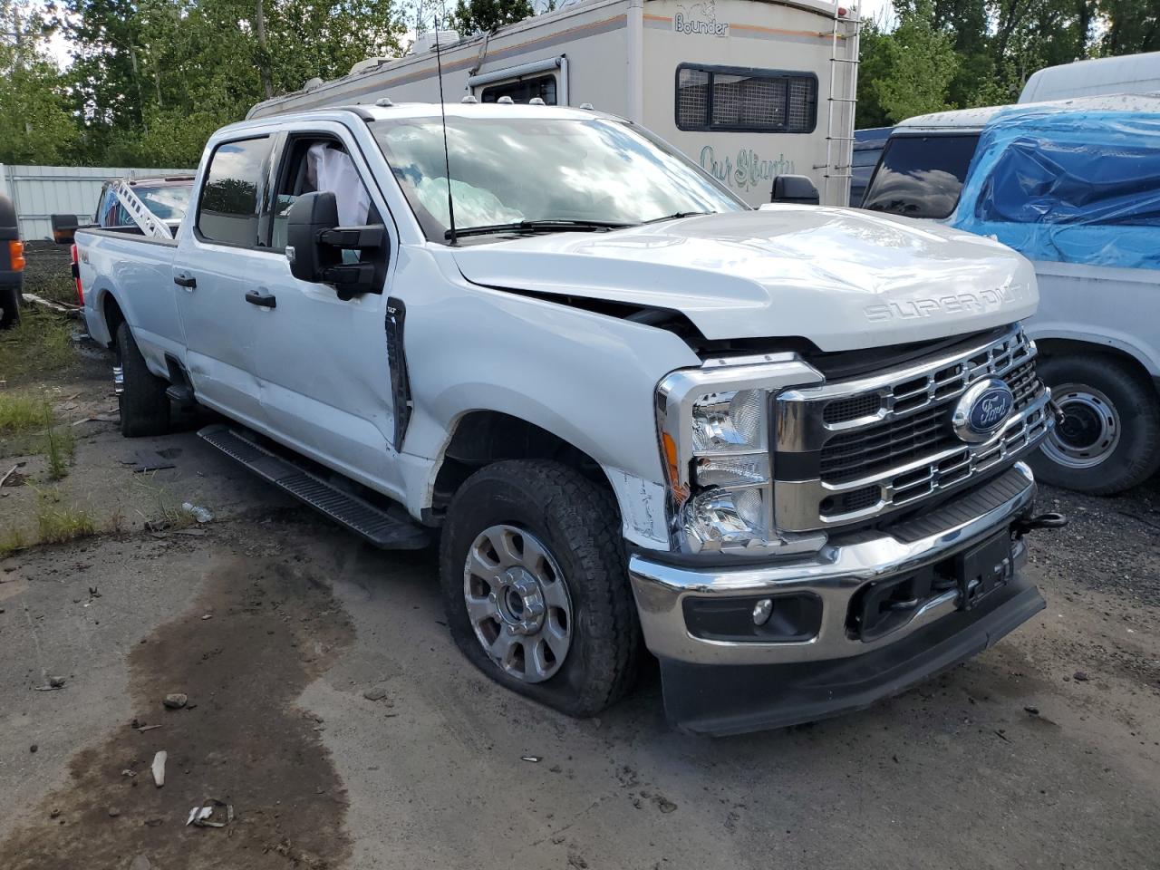 2023 Ford F350 - Image 4
