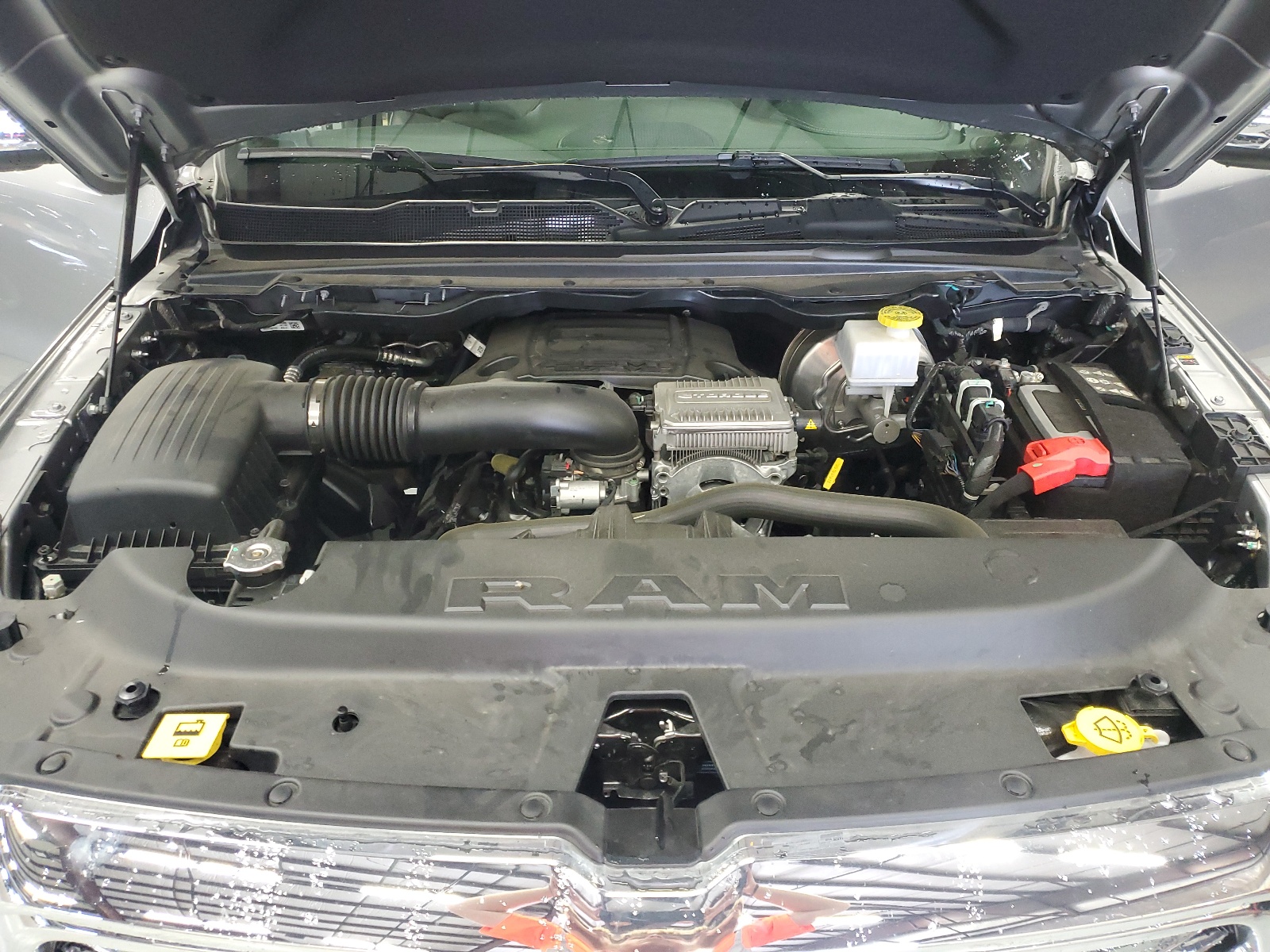 1C6RREJT5RN220874 2024 Ram 1500 Laramie