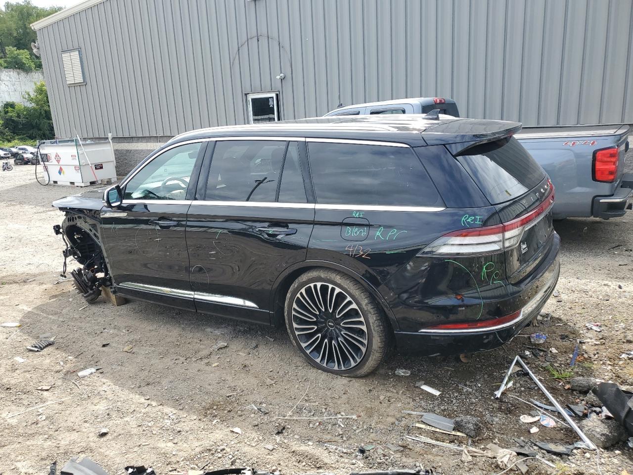 5LM5J9XC2LGL01087 Lincoln Aviator BL 2